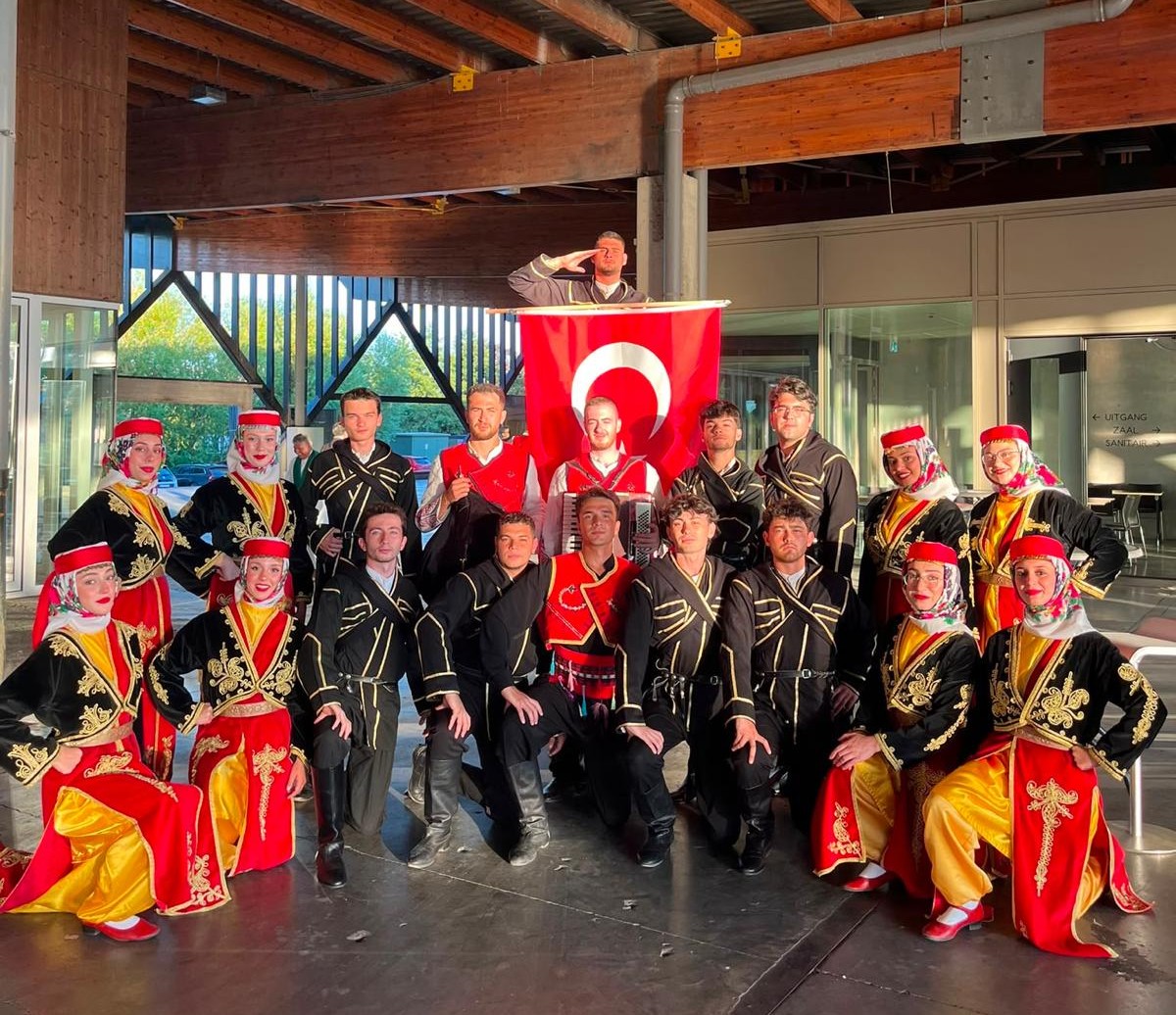 BUÜ Halk Oyunları Topluluğu Belçika’da Türkiye’yi temsil etti